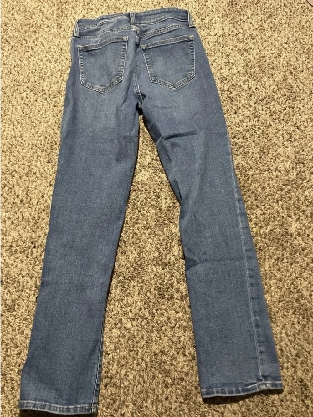 GAP straight leg
